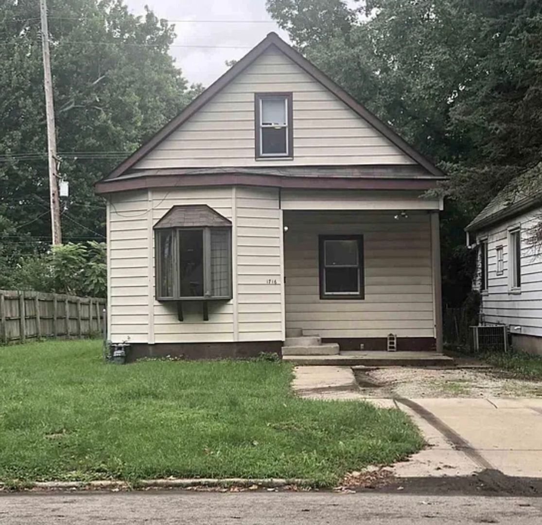 Springfield House: 1716 S 8th