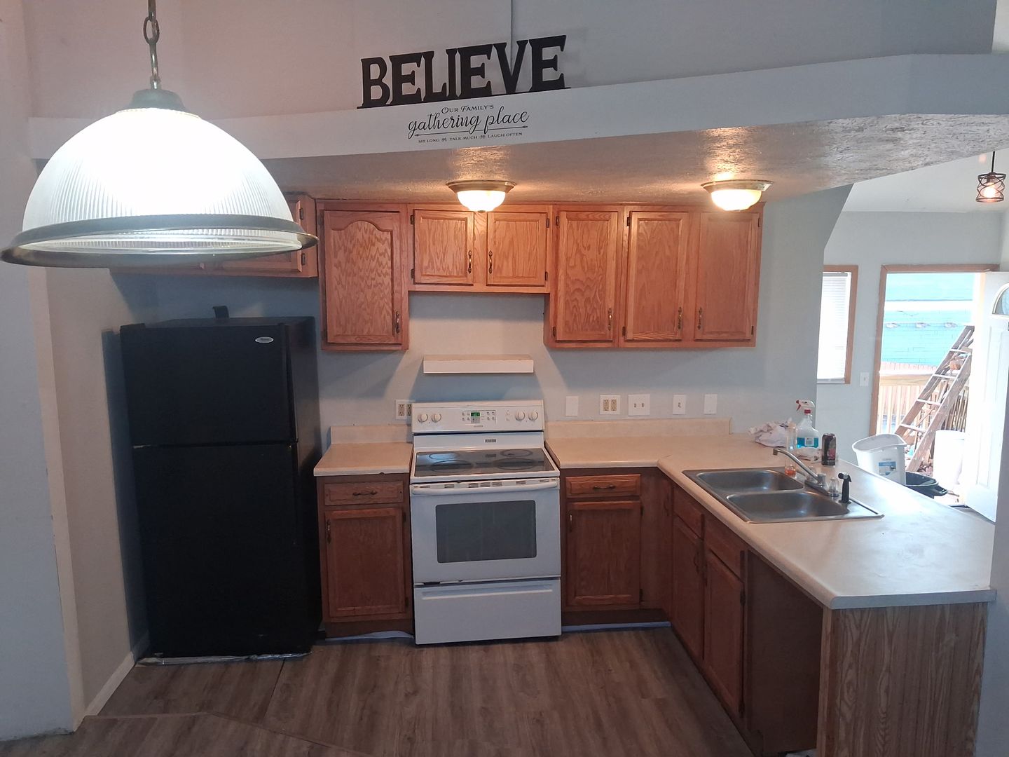 Springfield Apartment: 107 S. Douglas Avenue