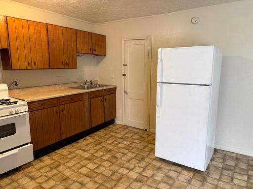 Furnished 2 BR/1BA move-in ready!