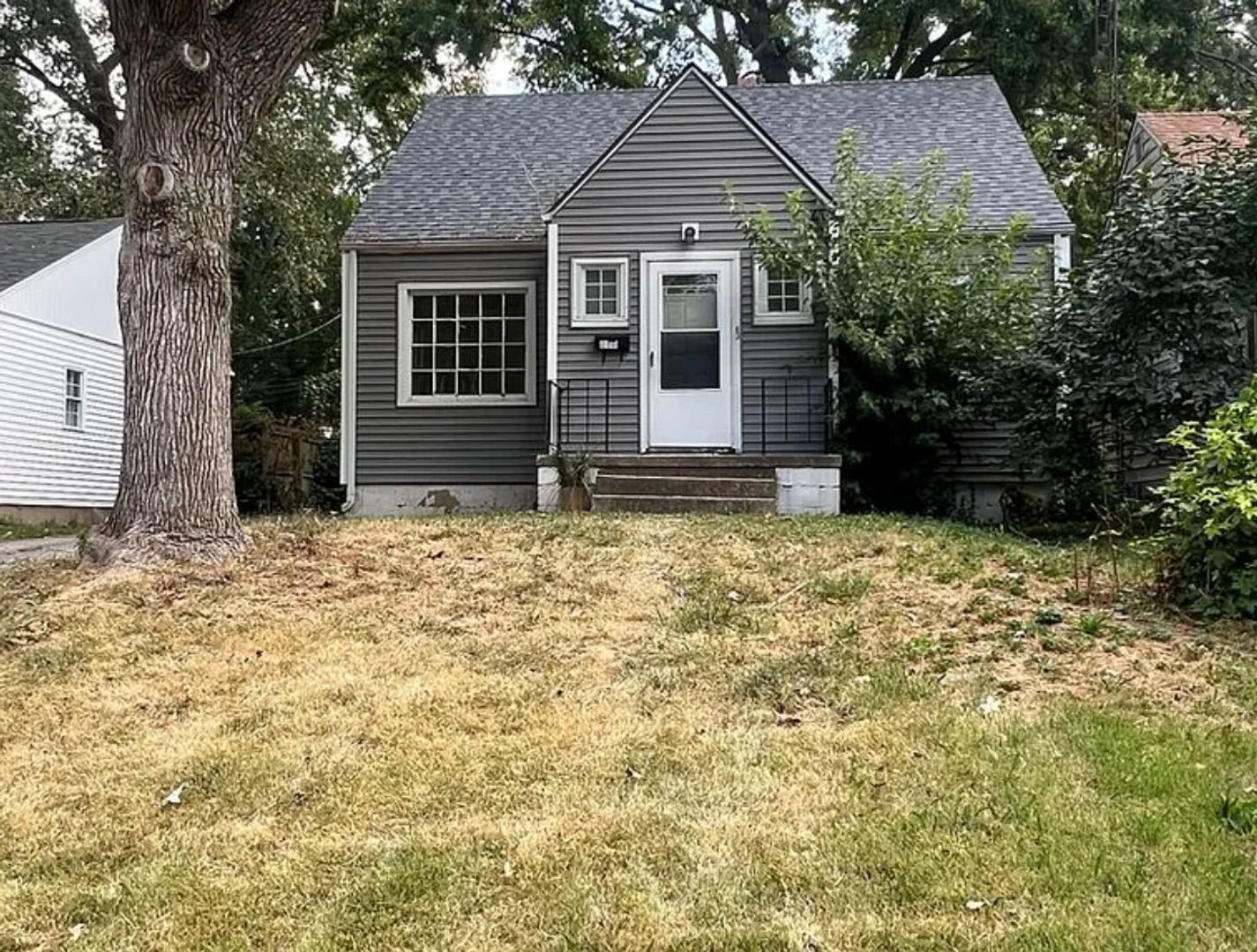 Springfield House: 210 N Lincoln