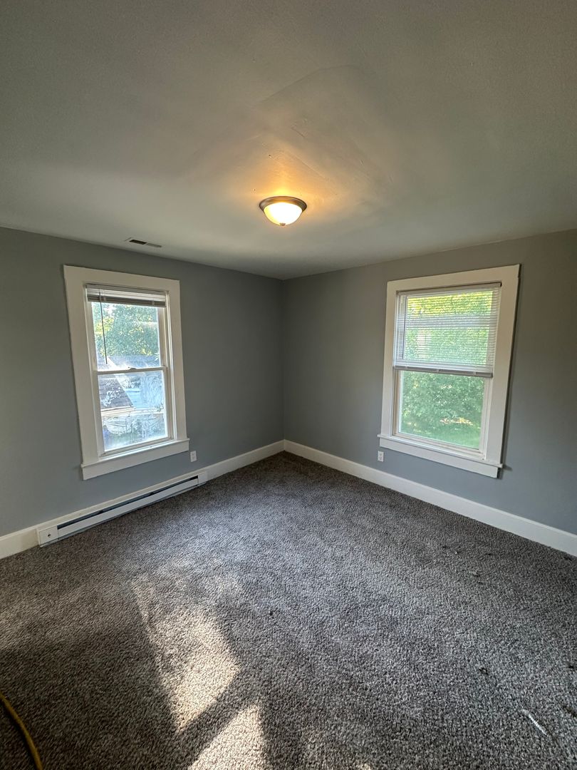 Springfield Apartment: 336 North Grand Avenue West