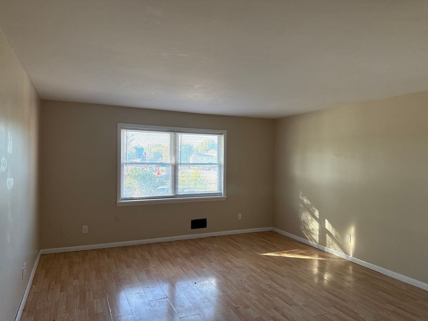 Springfield Apartment: 2317 W. Lawrence