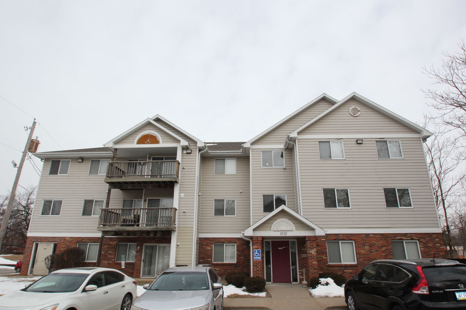 4534 Douglas Avenue, Des Moines, IA 50310