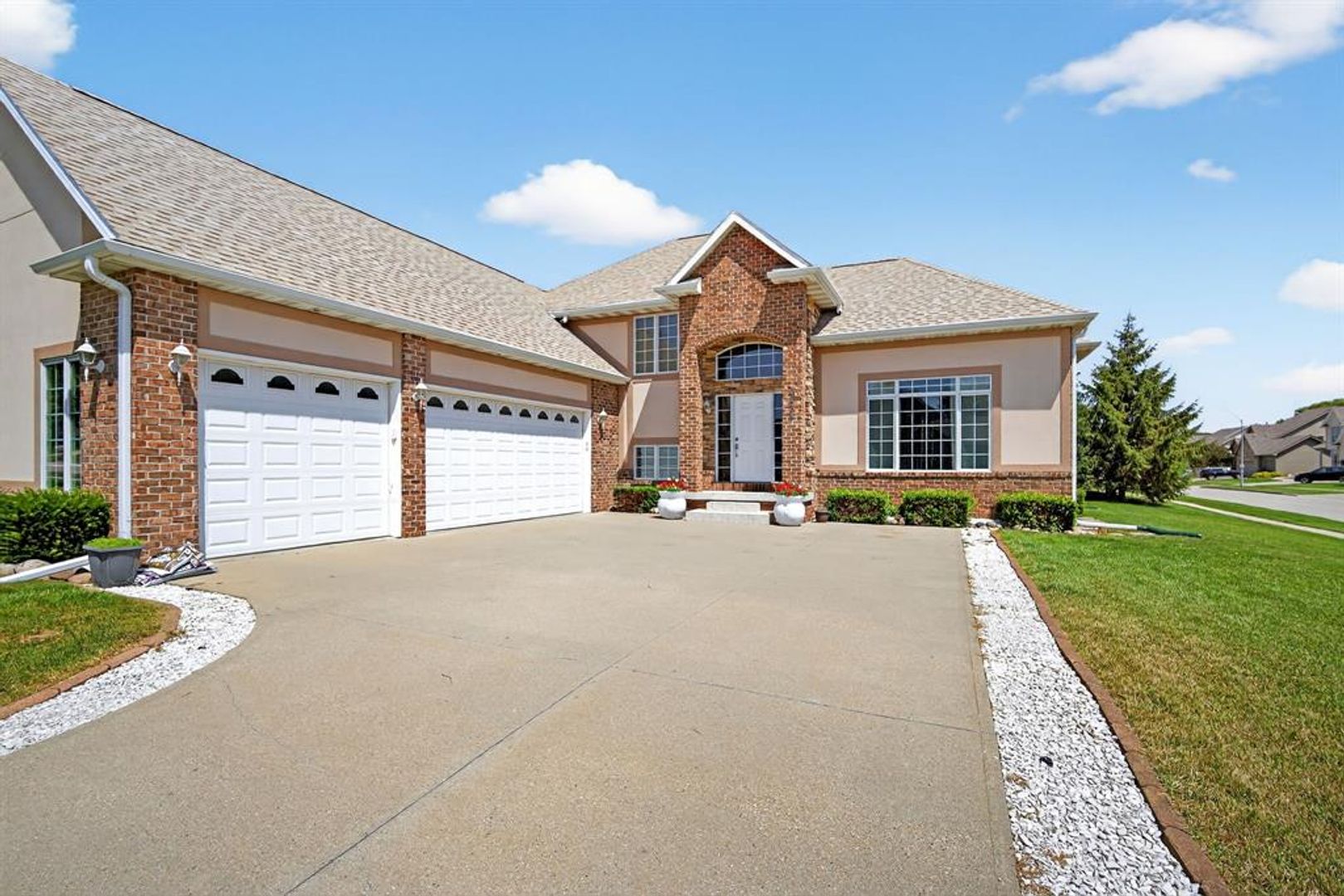 Spacious 5-Bed Walkout Home with Over 3,500 Sq. Ft. of Living Space