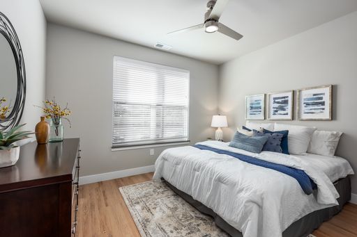 2B/2B- large 1st Floor