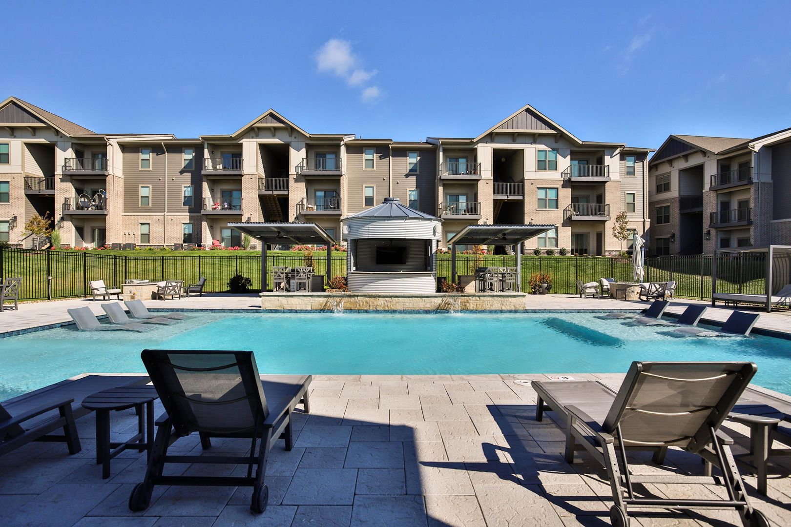 Pool at Villas on the Prairie (6 of 8)
