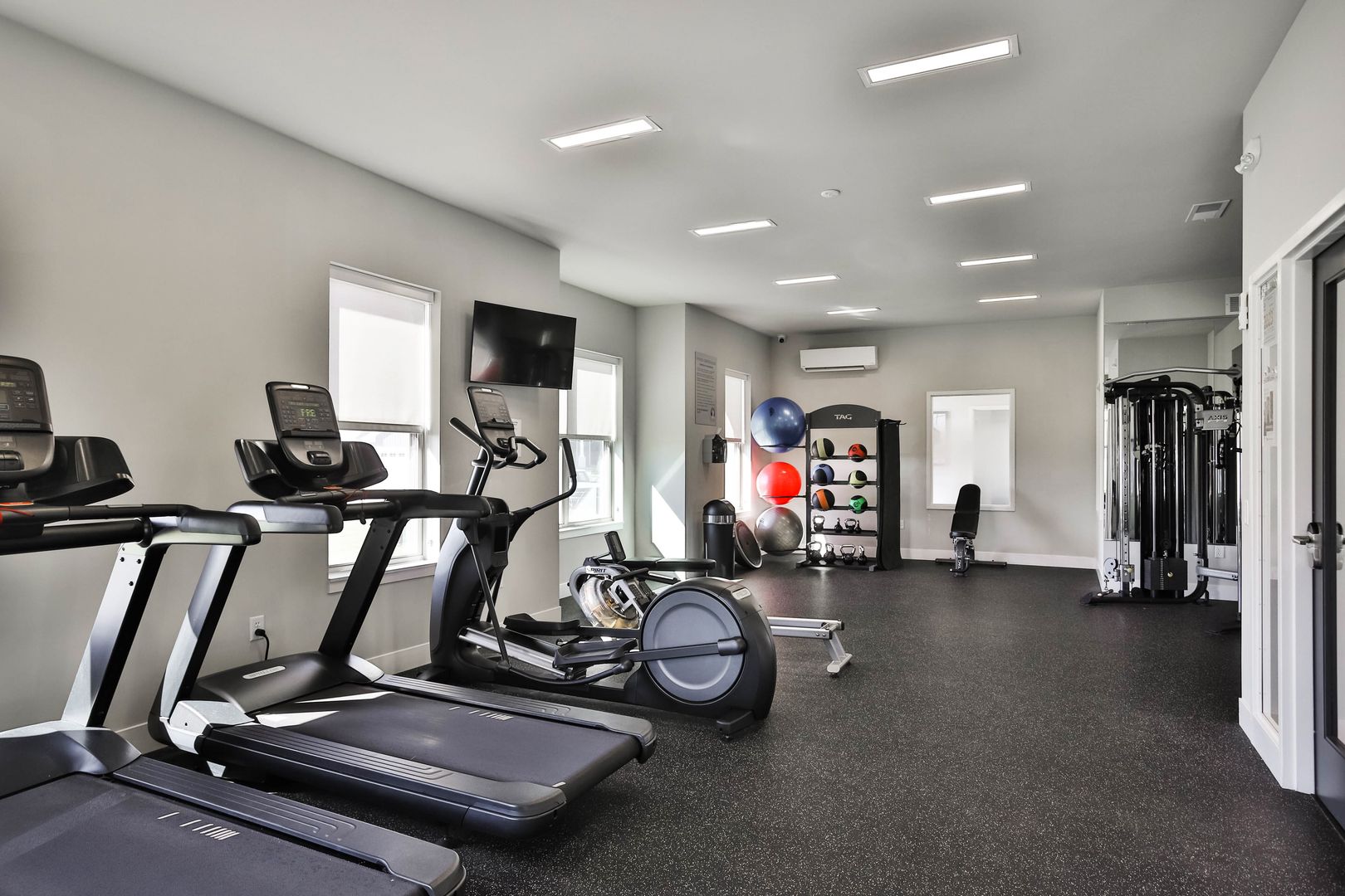 Gym at Villas on the Prairie (5 of 8)