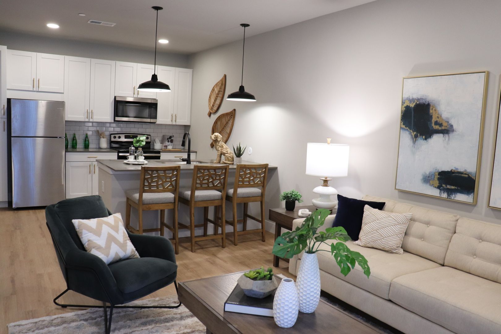 Lake St. Louis Apartment: 2302 Sullivans Way