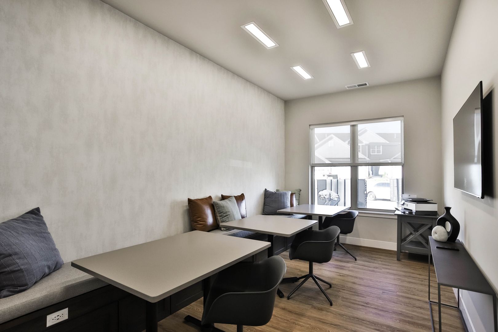 Work space at Villas on the Prairie (2 of 5)