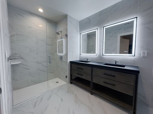 2 Bedroom / 2 Bathroom w/Den