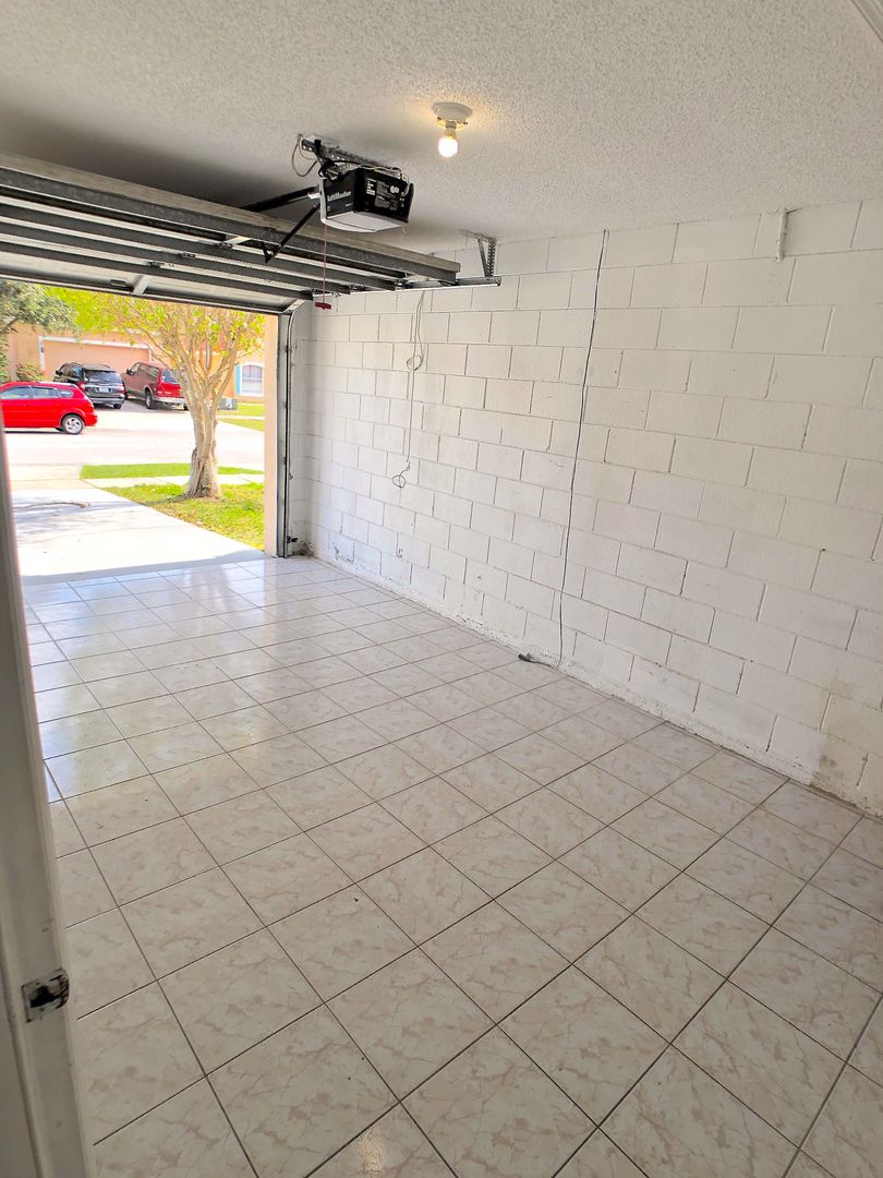 Kissimmee House: 2298 Santa Lucia St
