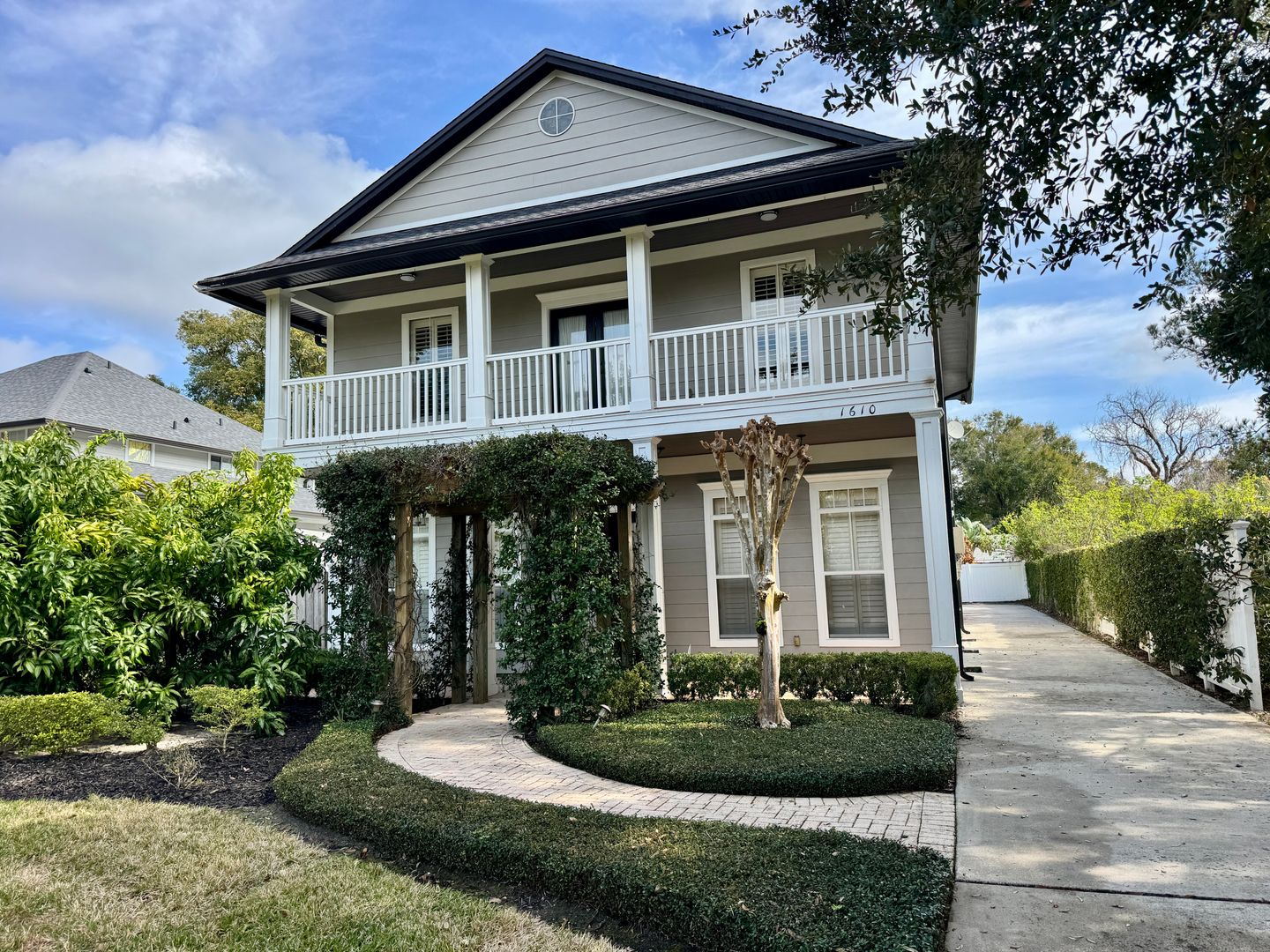 Maitland House: 1610 Lyndale Blvd