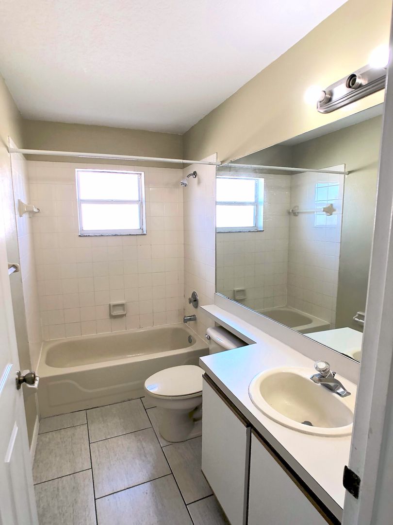 Kissimmee House: 2298 Santa Lucia St