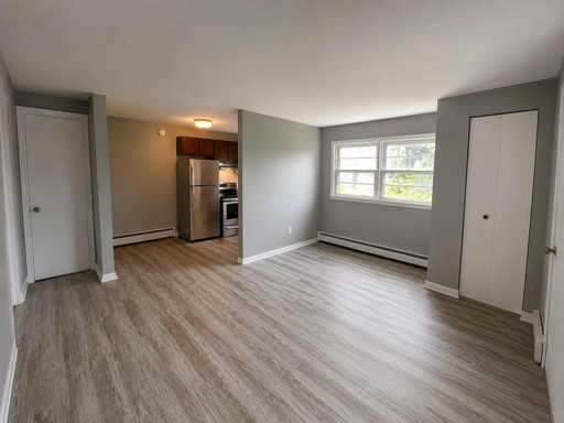 Private 1 Bed, 1 Bath on Main Street in Ravena!