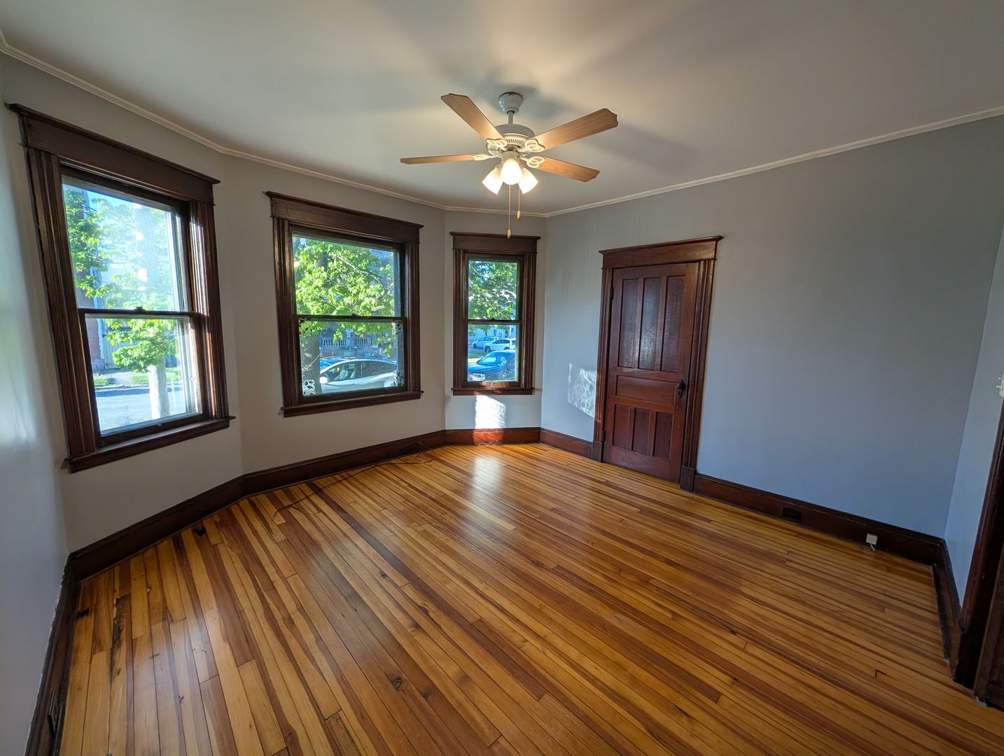 Cohoes Apartment: 60 McElwain Ave