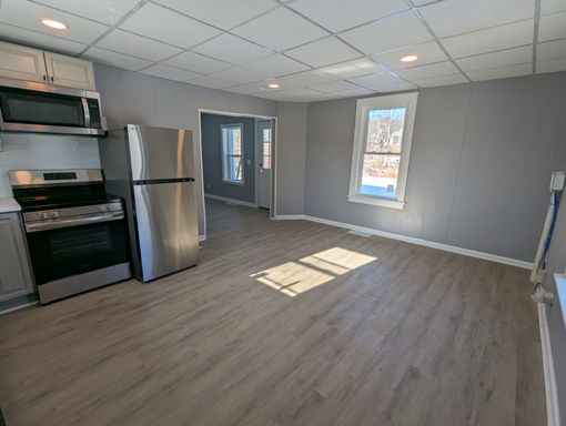 3 Bed/1 Bath w/ Washer + Dryer Hookups in Burnt Hills School District!