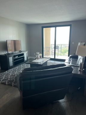 Lux 2 Bed&2 Bath in Downtown Tallahassee! – photo 1
