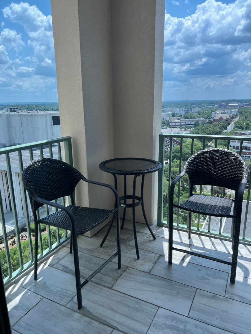 Tallahassee House: Plaza Tower 1407