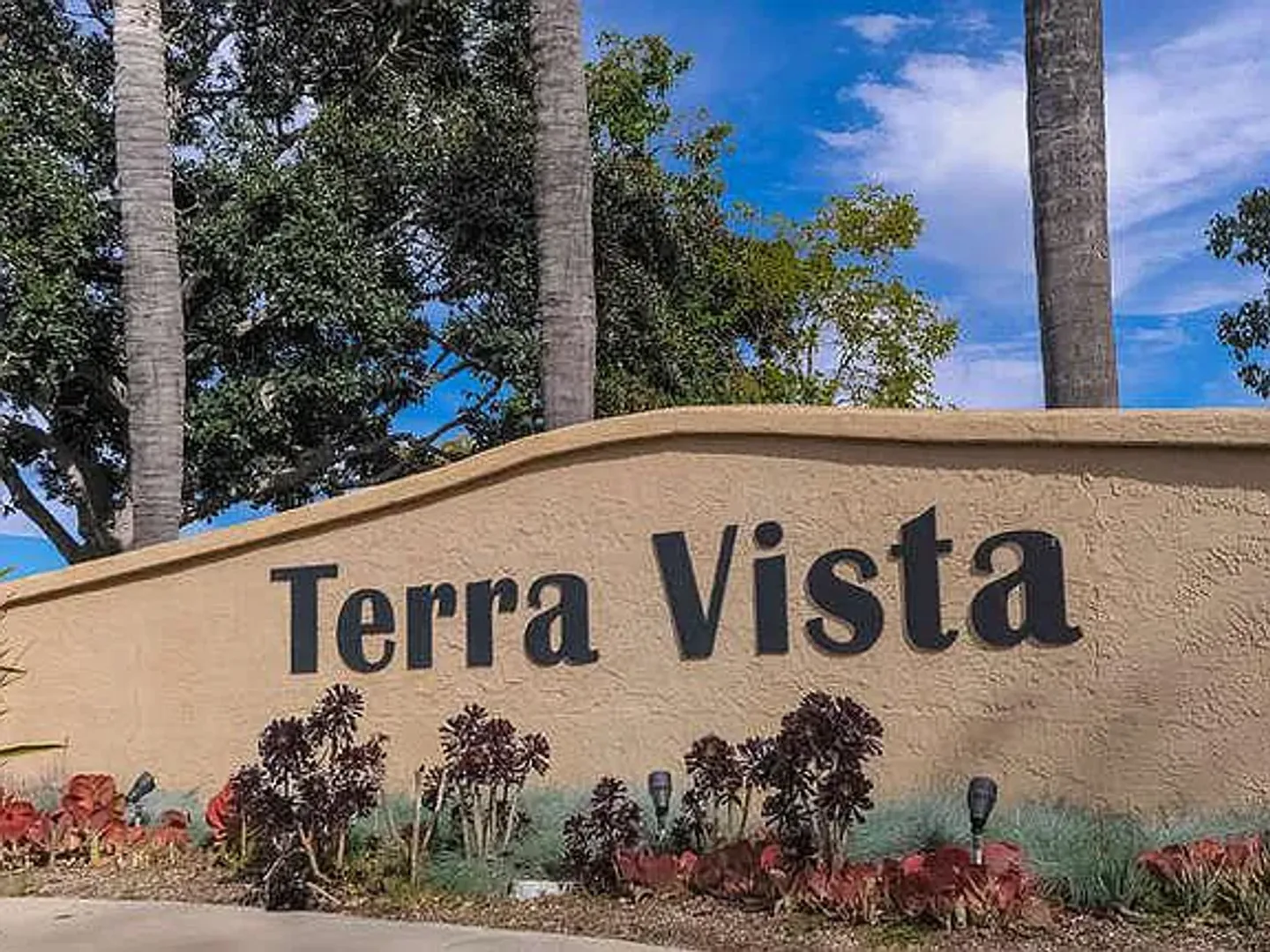 SAN DIEGO Condo: 10351 AZUAGA St. #97