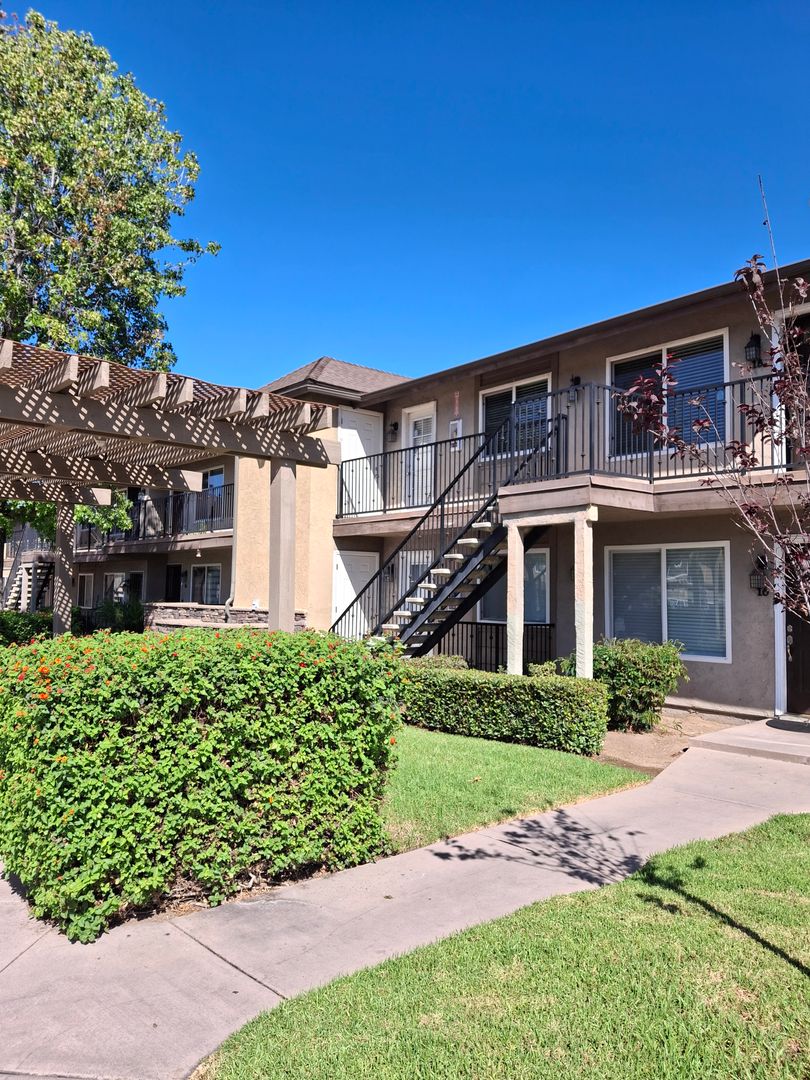 El Cajon Apartment: 1440 Oakdale #18