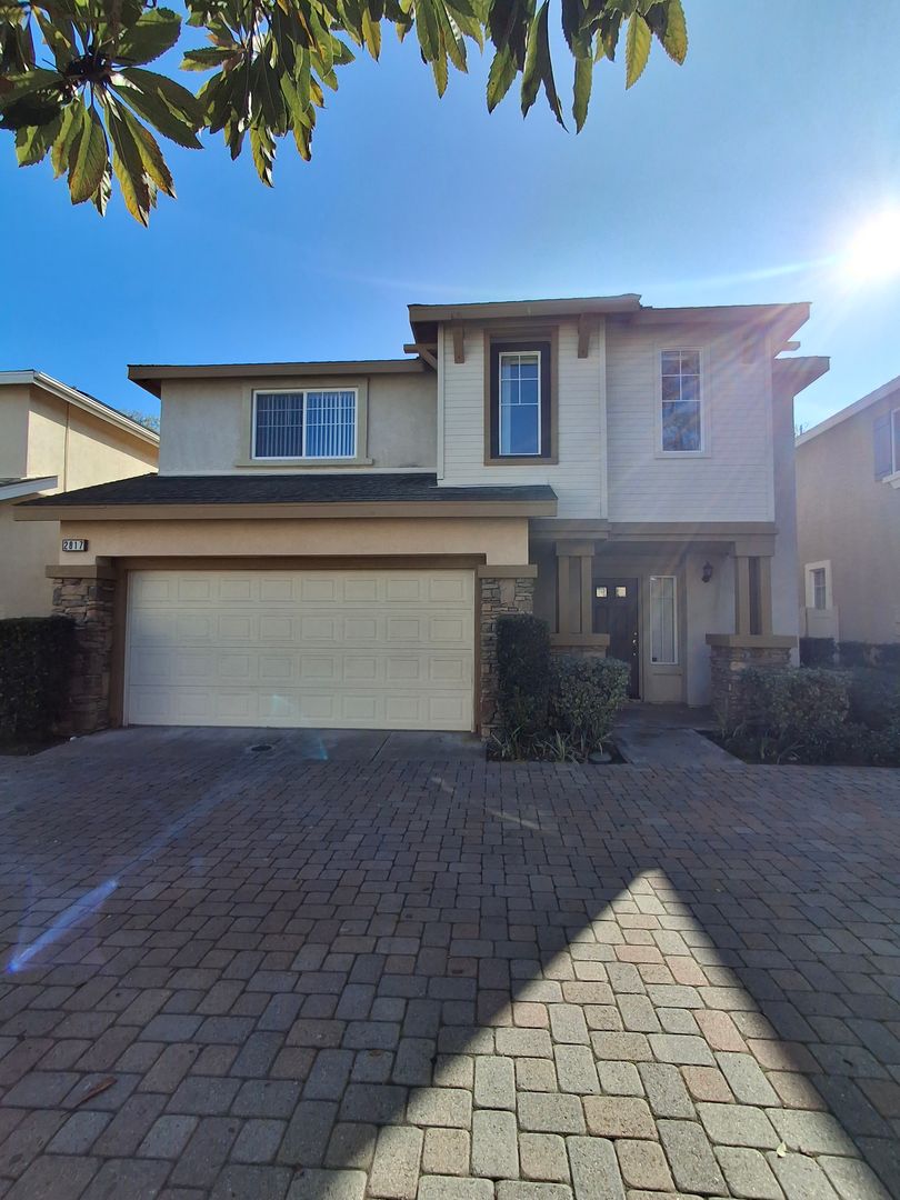 San Diego House: 2817 W. Canyon Ave