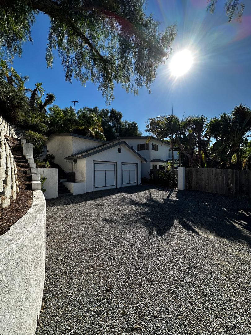 Spring Valley House: 9594 Lamar St.