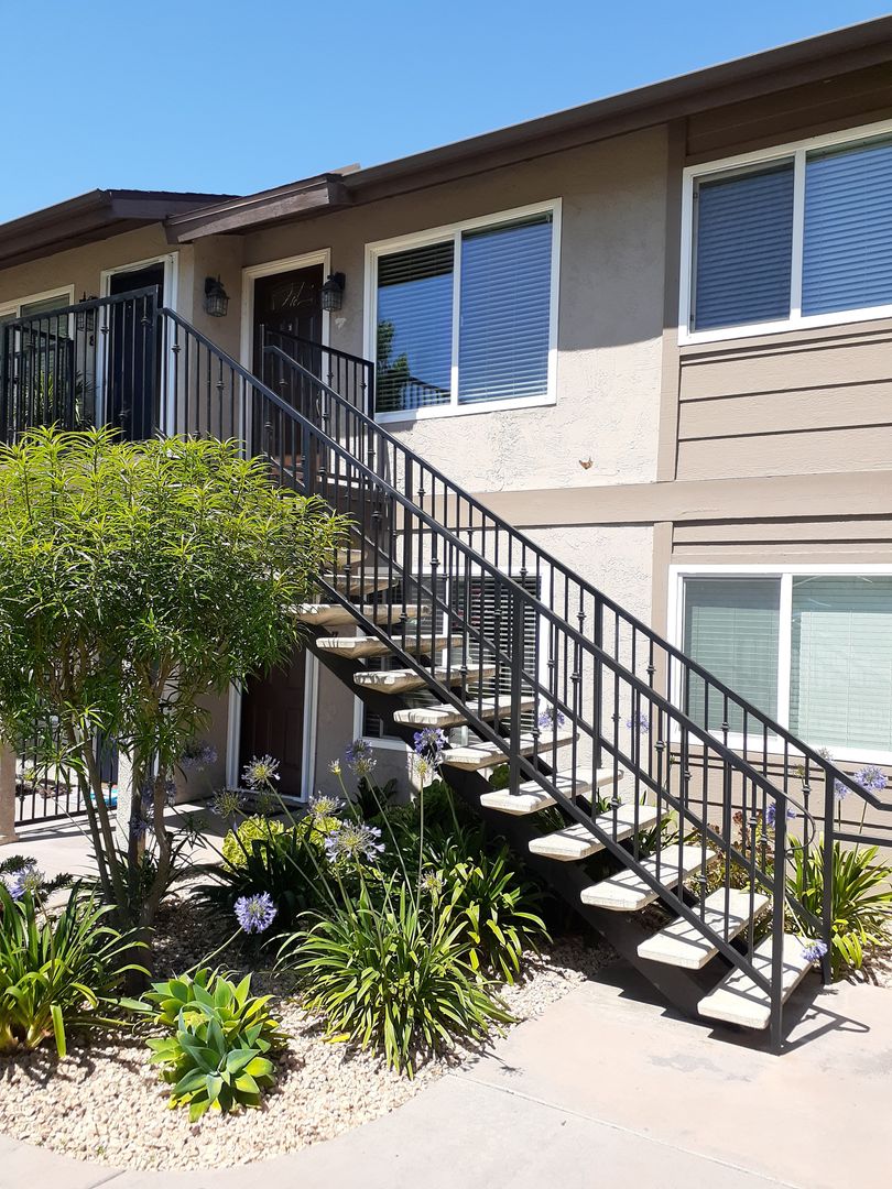 El Cajon Apartment: 1440 Oakdale Ave. #9