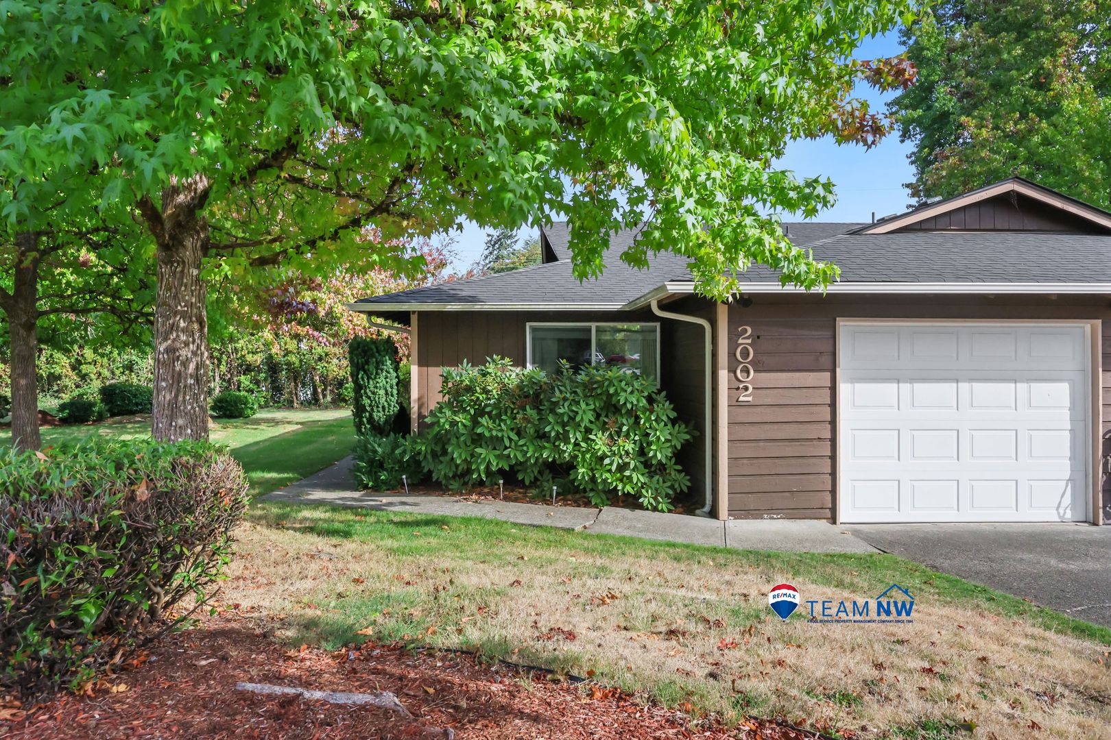 Olympia House: 2002 8th CT SW