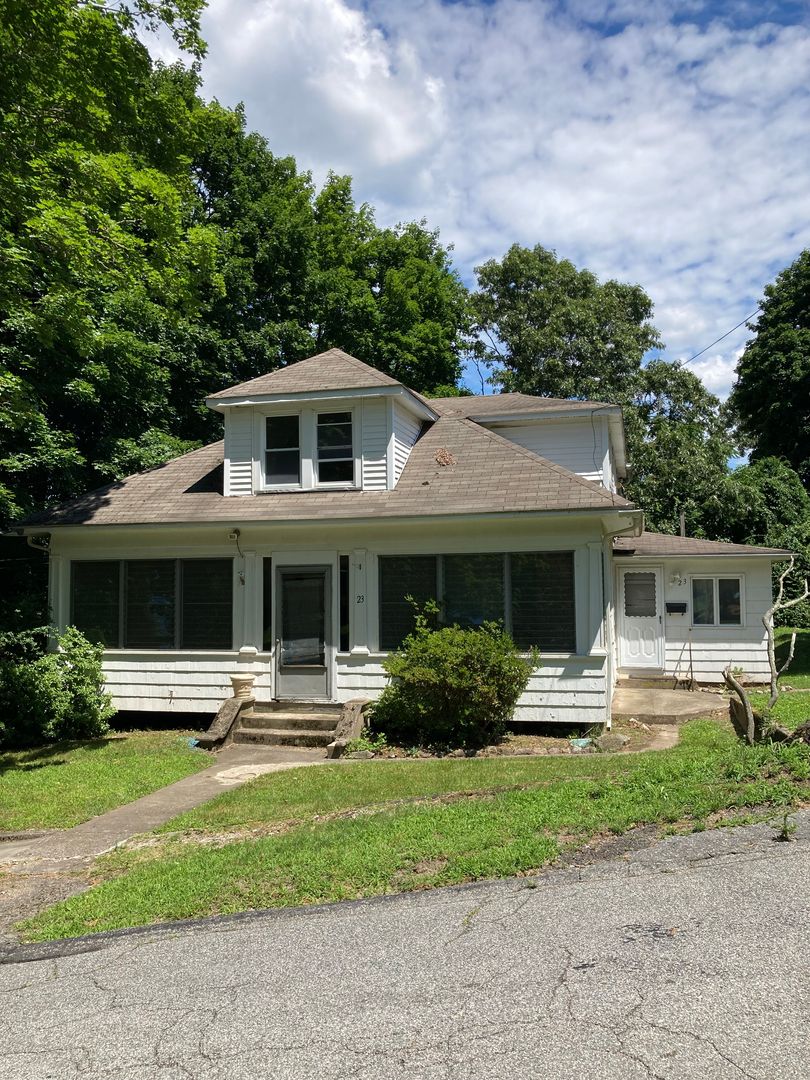 Norwich Apartment: 23 Thermos Ave