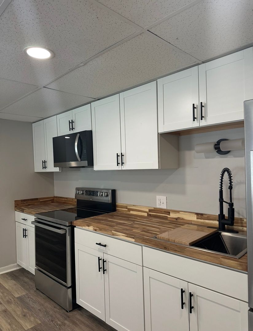 Augusta Apartment: 42 Green St.