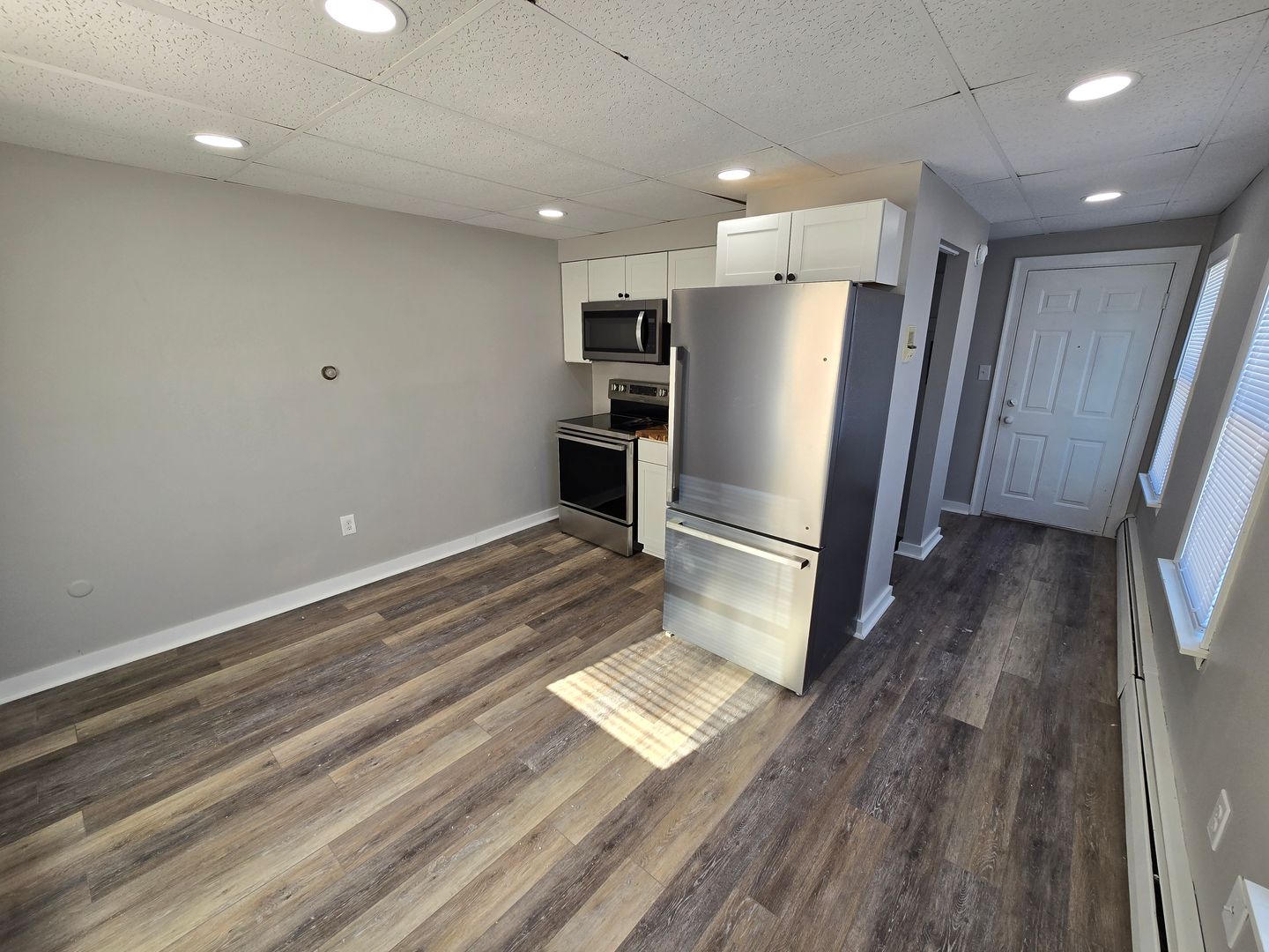 Hallowell Apartment: 61 Water Street