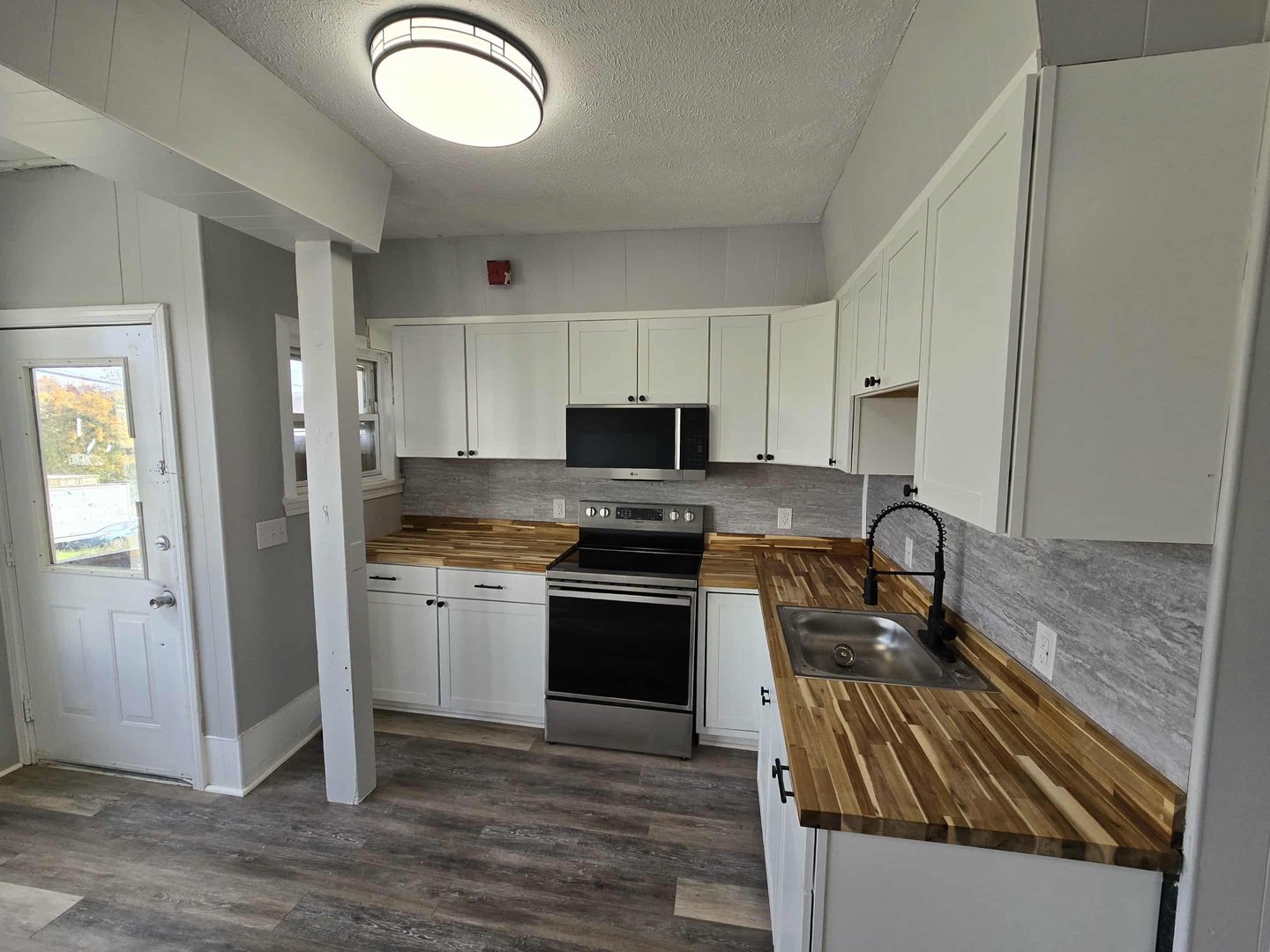 Lewiston Apartment: 195 Bartlett Street