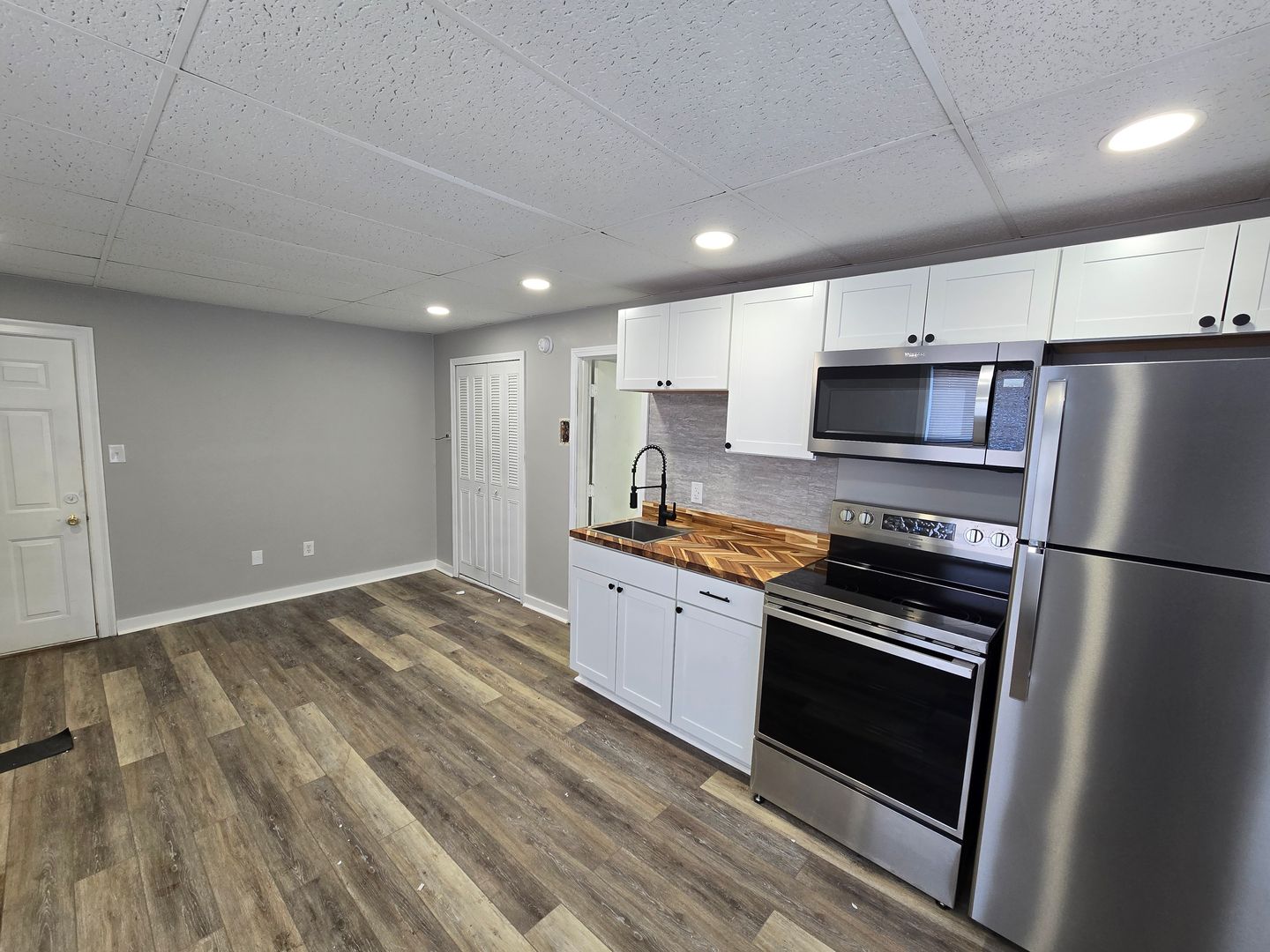 Hallowell Apartment: 71 Water Street