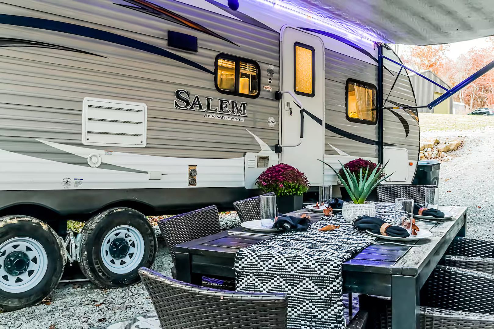 Leitchfield Apartment: 82 Hedgeiron