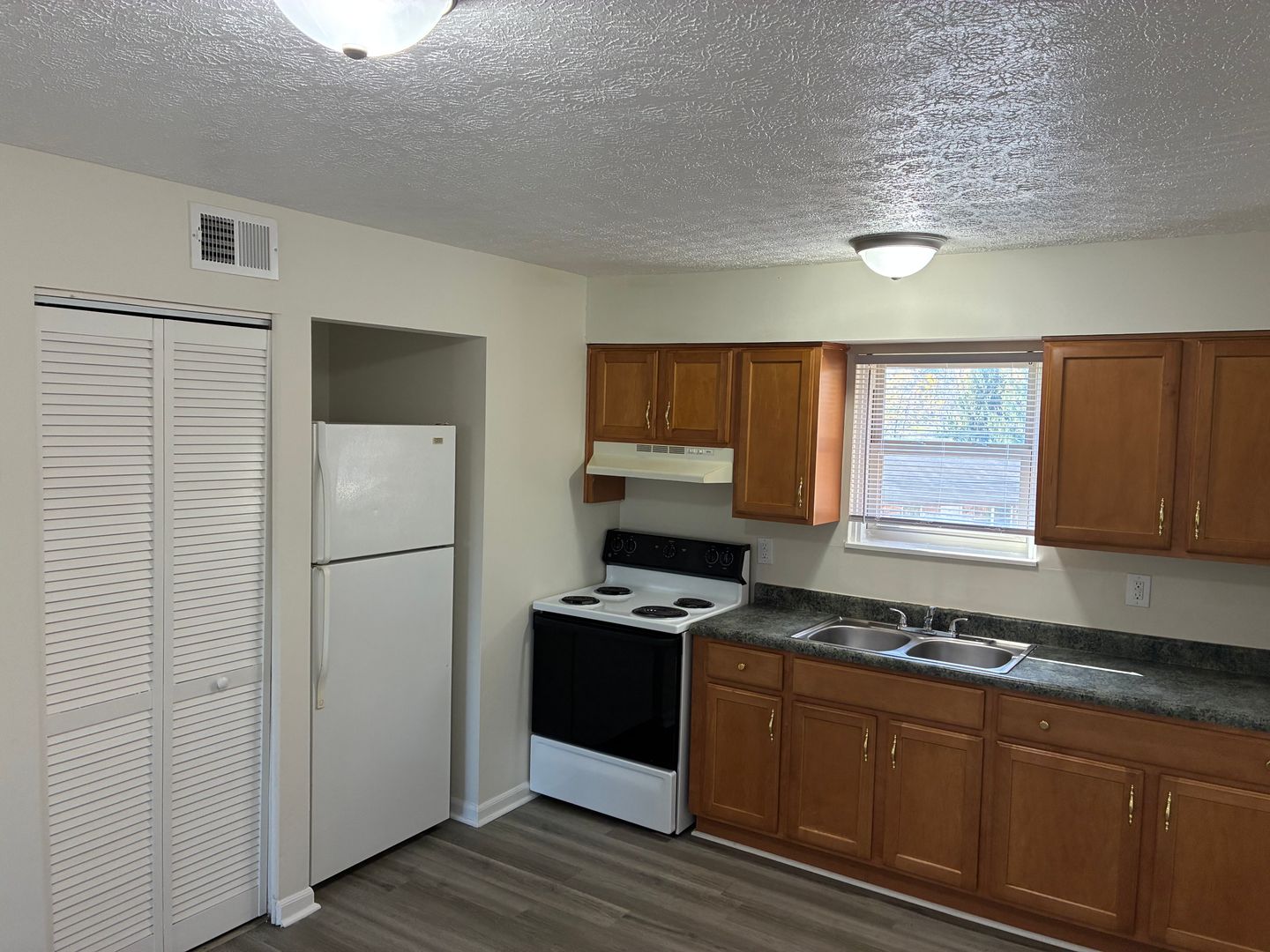 Radcliff Apartment: 286 Elmwood Drive