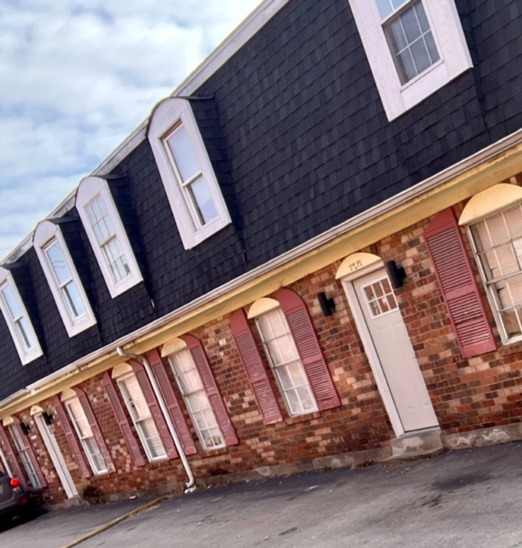 Louisville Apartment: 5458 New Cut Road