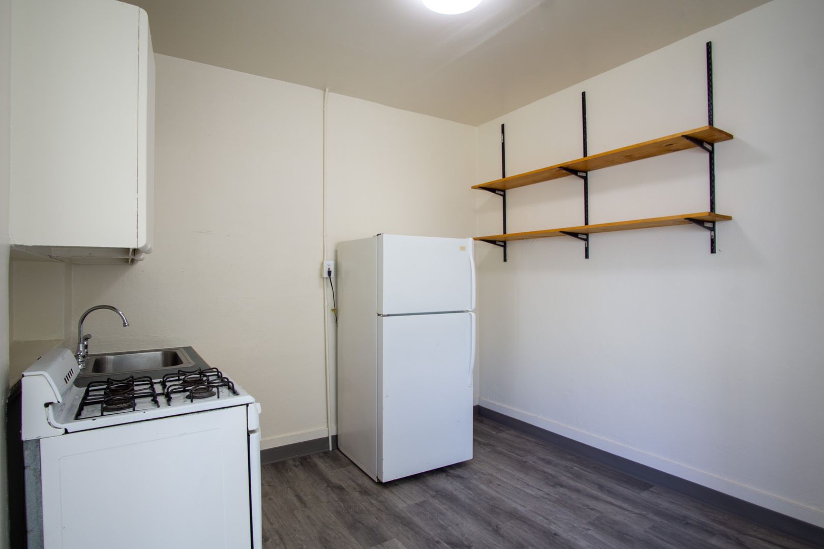 Portland Apartment: 2044 N Kilpatrick St #309