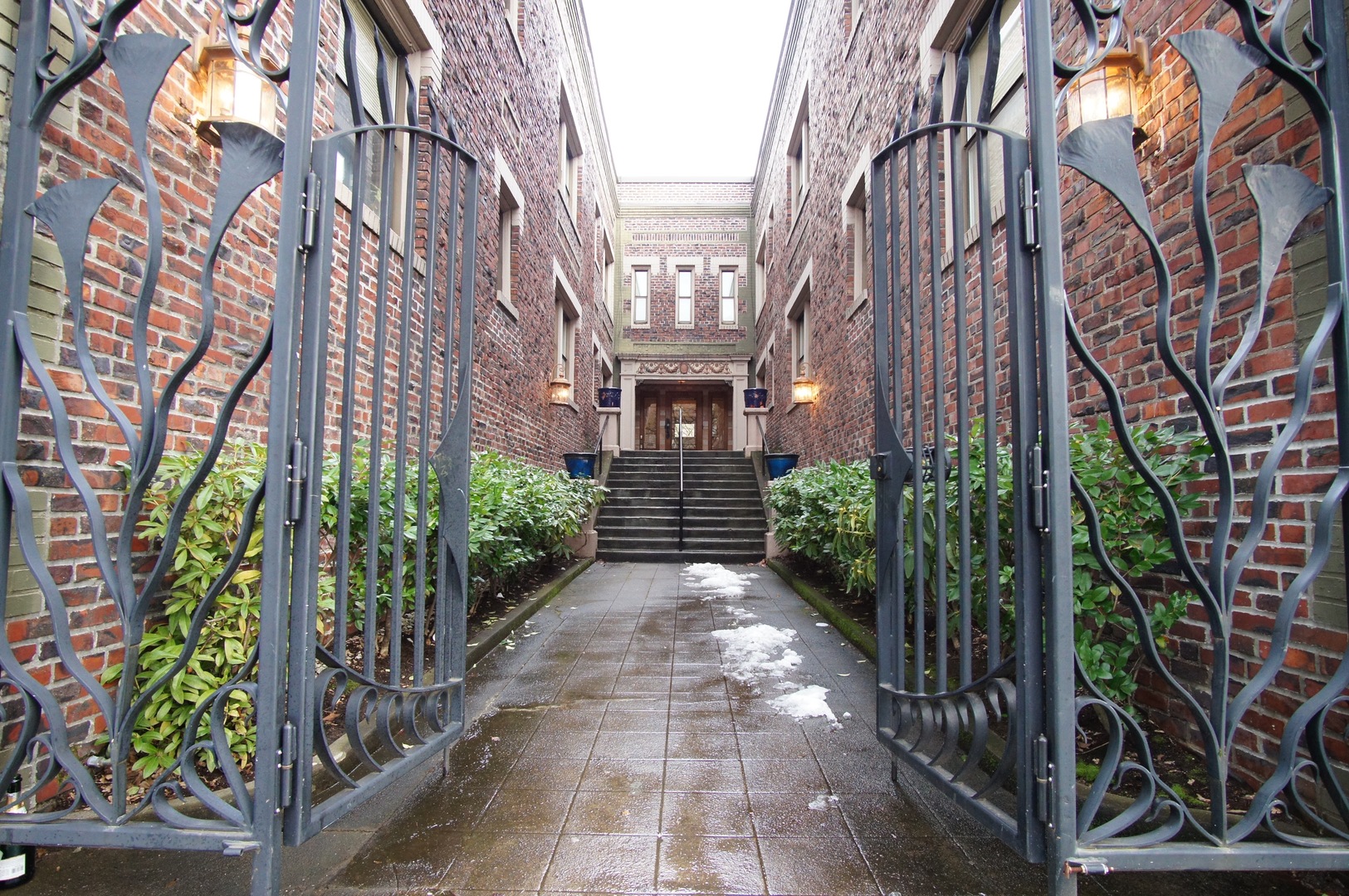 Portland Apartment: 130 NW 19th Ave #101