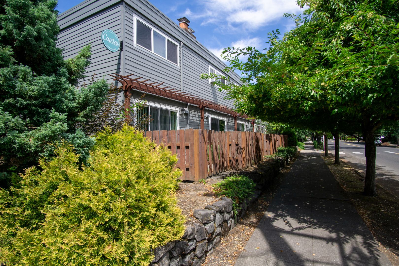 Portland Apartment: 1625 SE Bidwell St. #7
