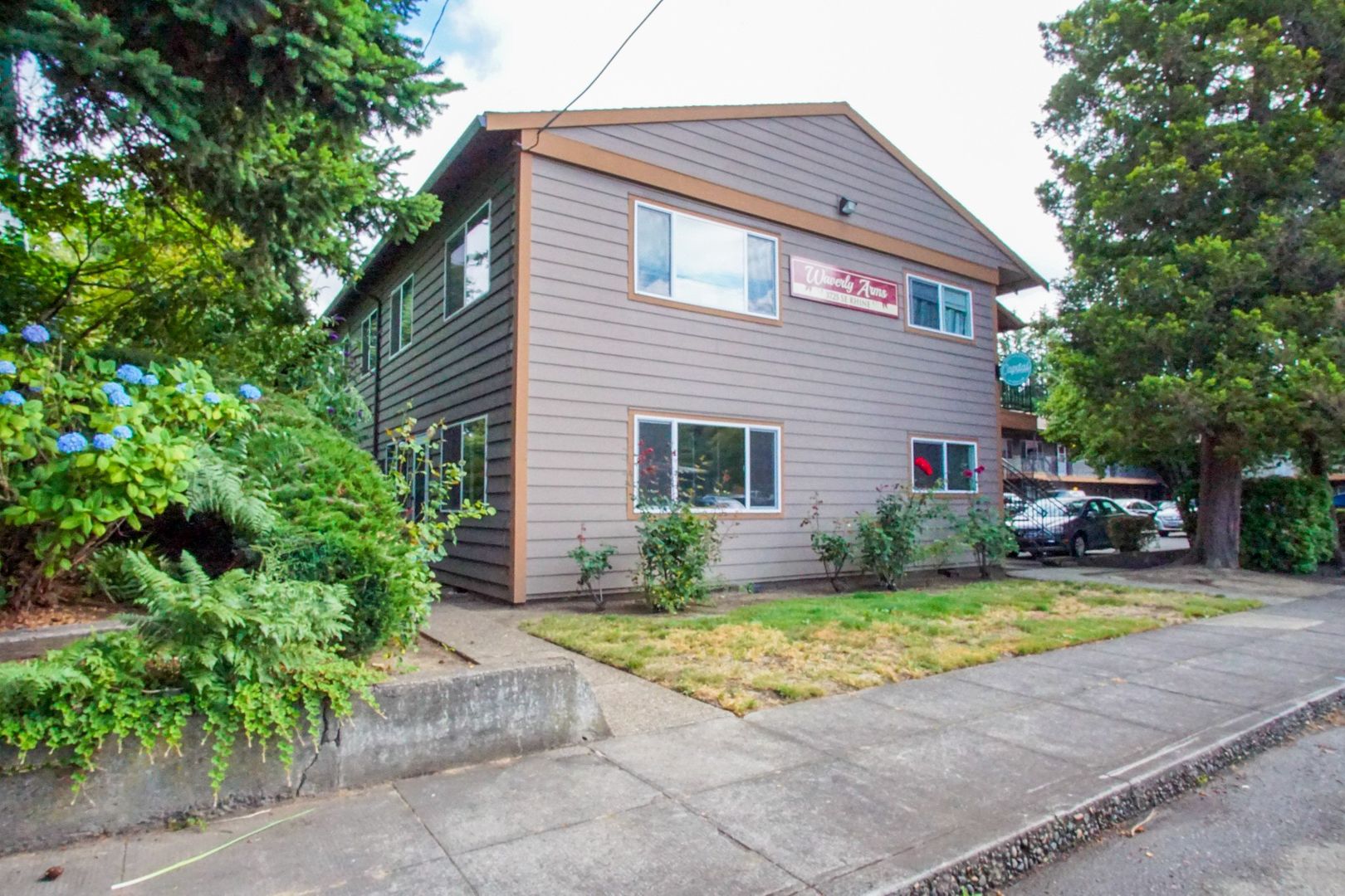 Portland Apartment: 3725 SE Rhine St #A8