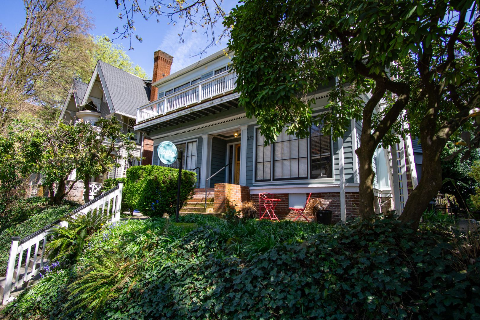 Portland Apartment: 230 NW 20th Ave #2