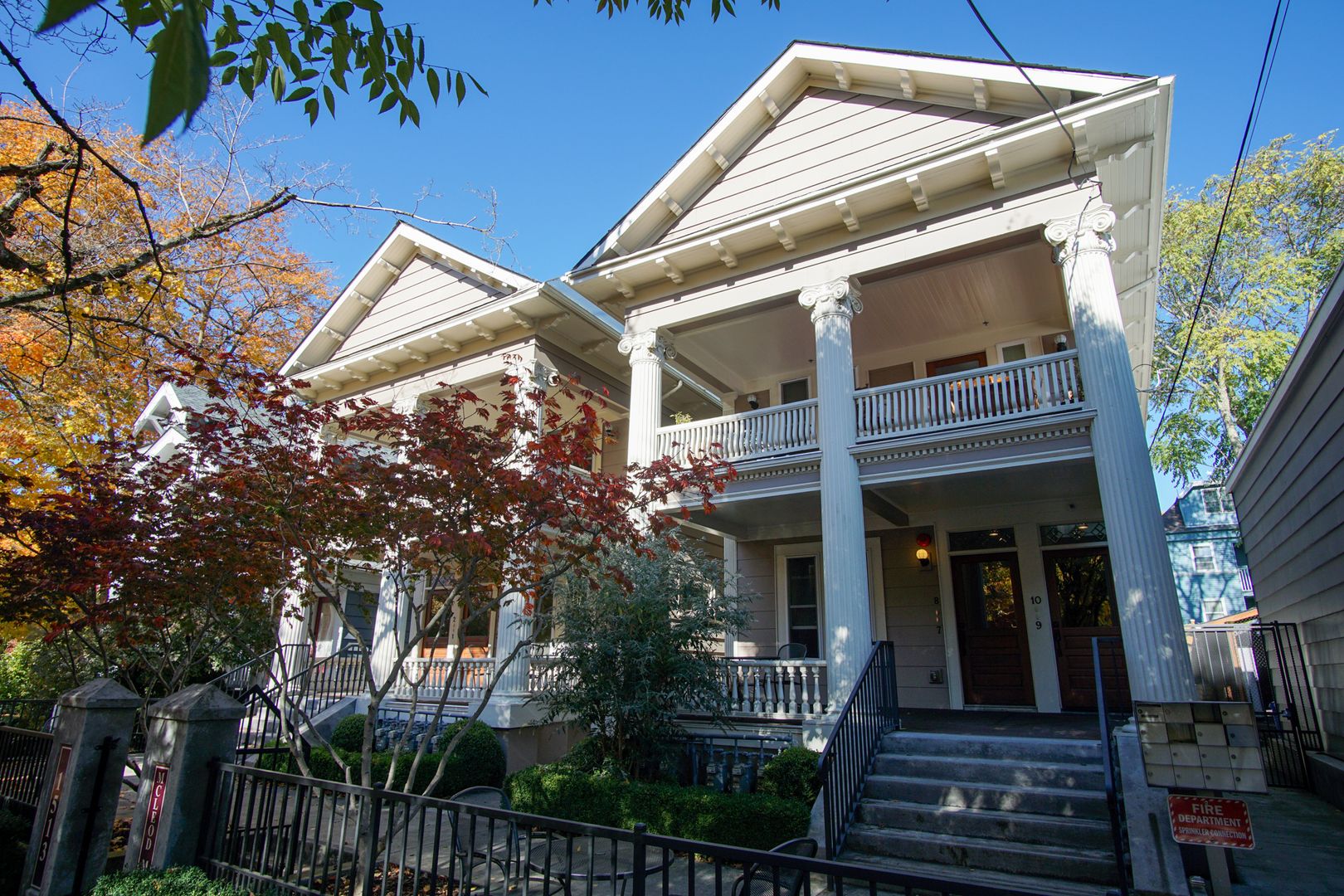 Portland Apartment: 1513 SE Morrison St #3