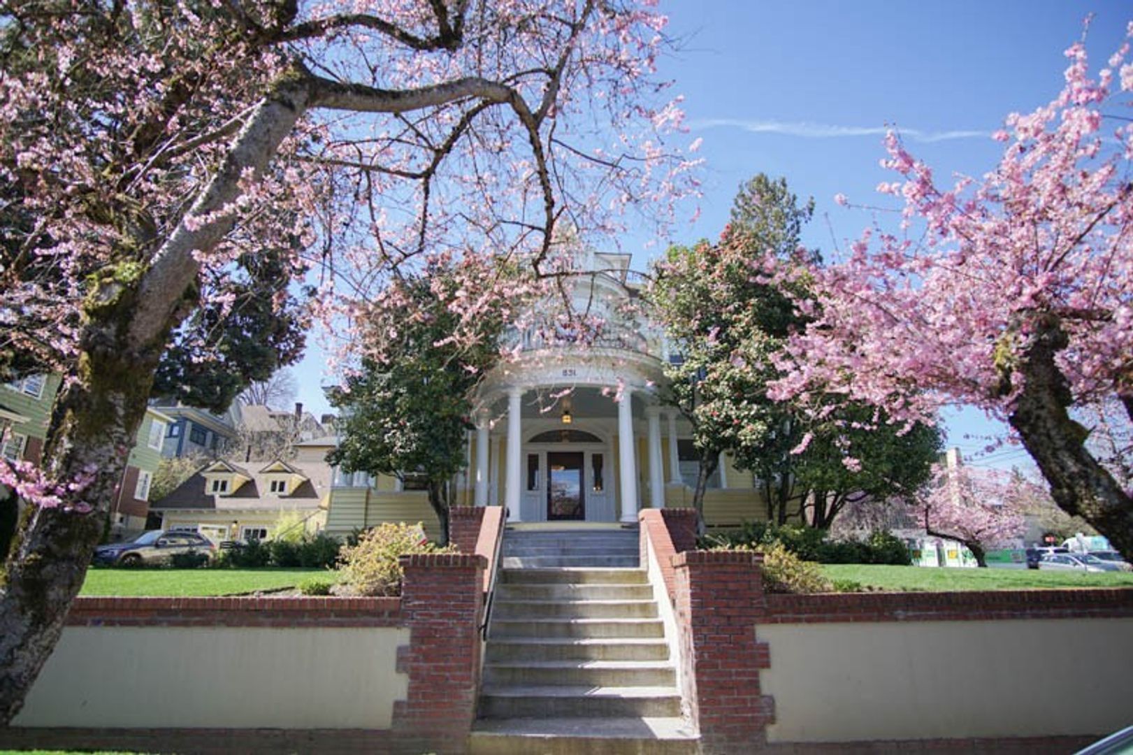 Portland Apartment: 831 NW 24th Ave #3