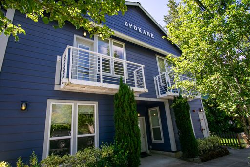 Sellwood 1Bdr Townhouse w/ W/D, DW, & Balcony! – photo 1