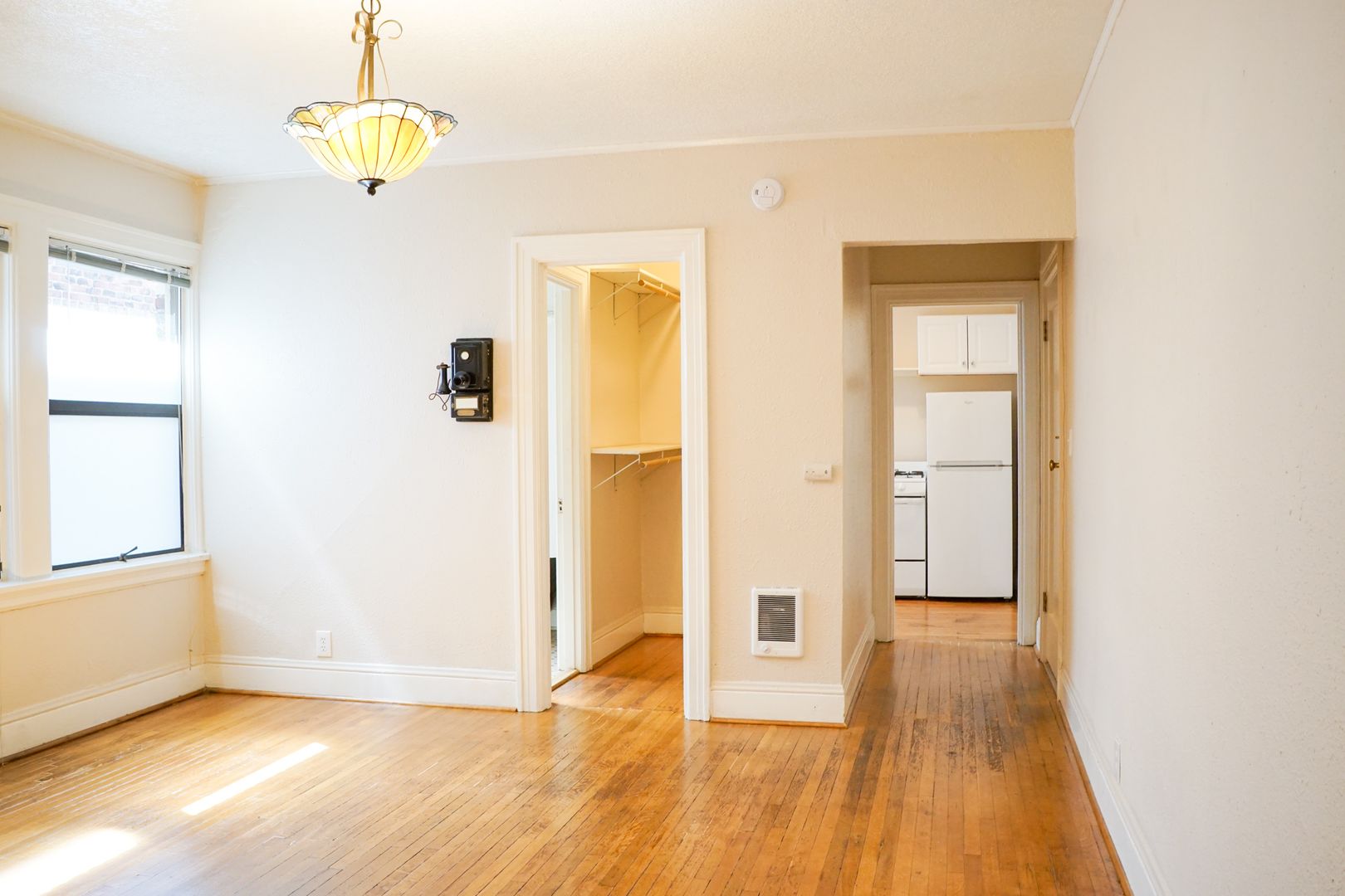 Portland Apartment: 130 NW 19th Ave #112