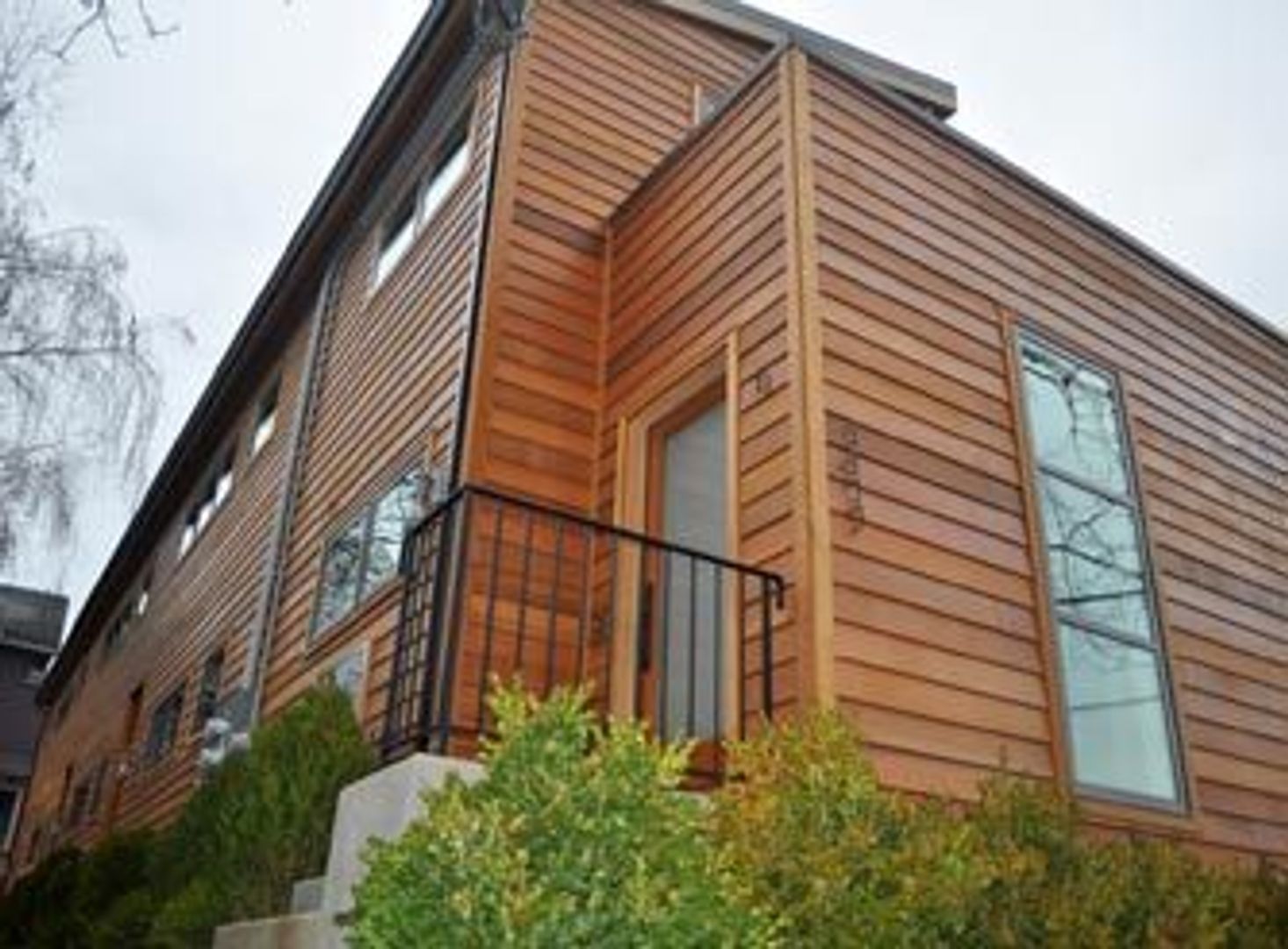 Portland Apartment: 1415 NW 24th Ave #3