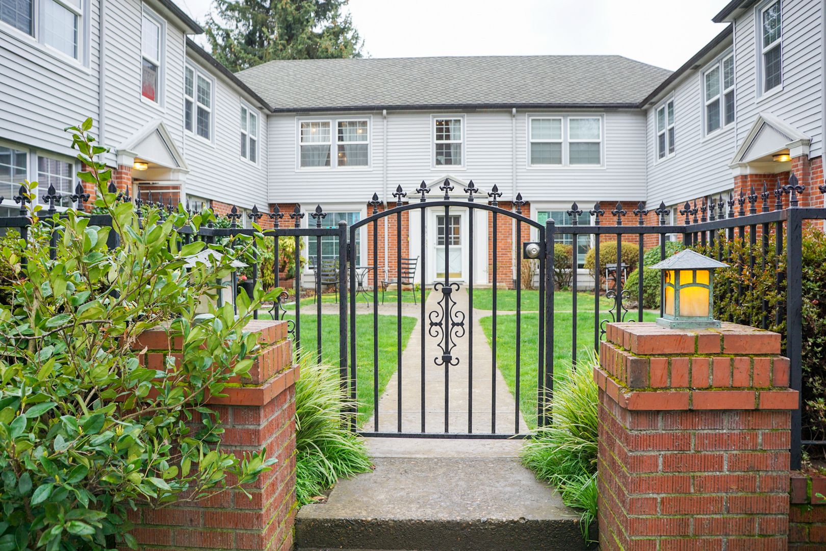 Portland Apartment: 3710 SE Stark St  #8