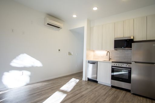 Sleek & Stylish Modern Urban 1-Bedroom Ready Late September! – photo 1