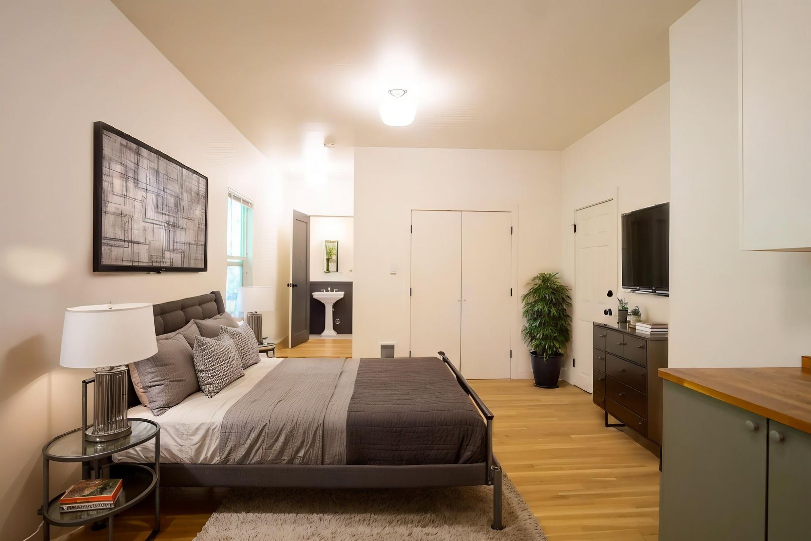 Portland Apartment: 6426 N Princeton St #9
