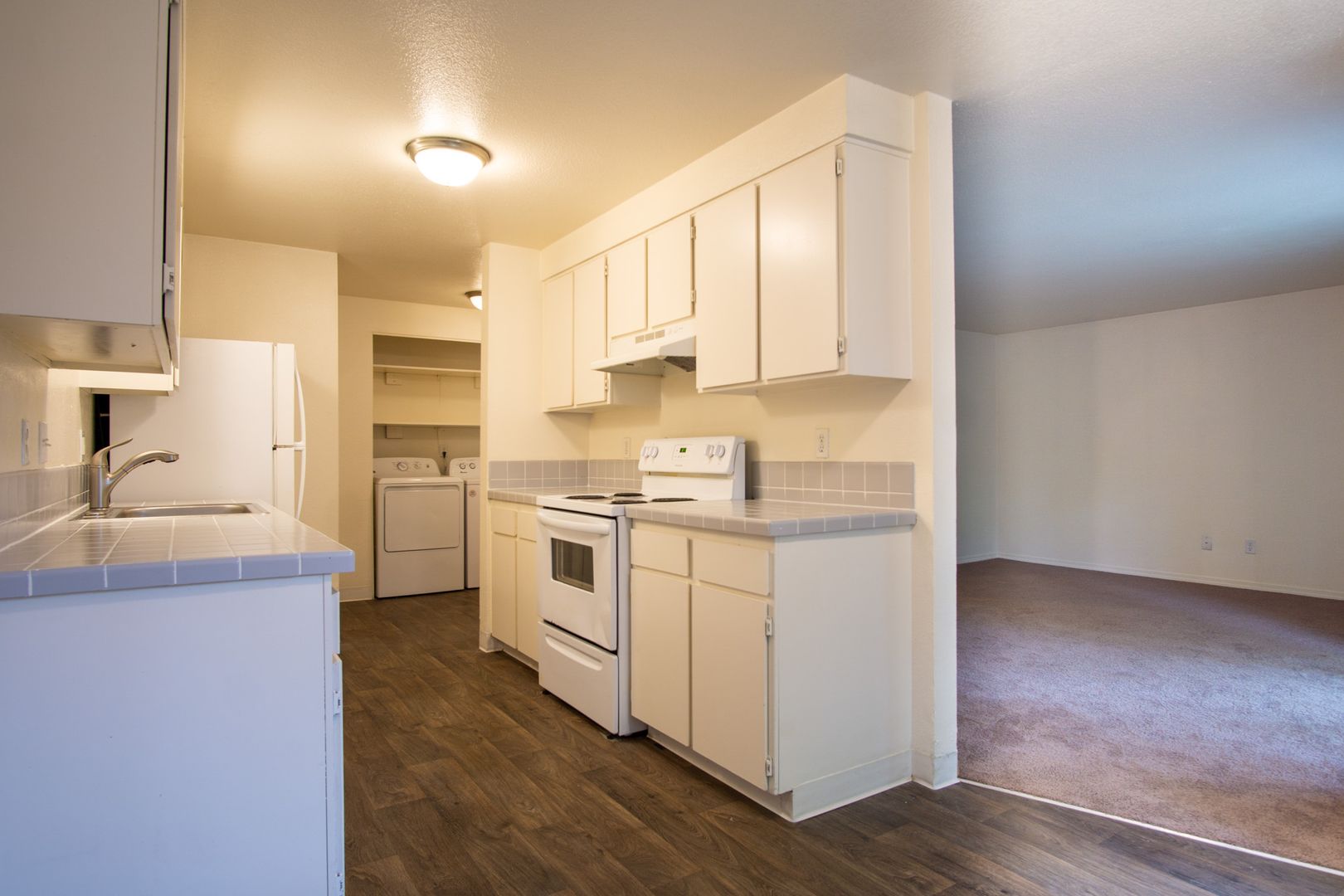 Gresham Apartment: 2628 NE Red Sunset Dr